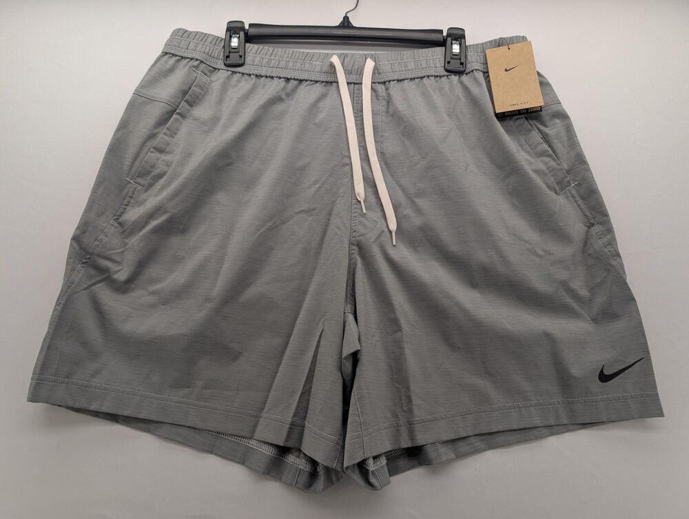 NWT Nike Men's Form Dri-FIT 7" Unlined Versatile Shorts in Smoke Grey size XL